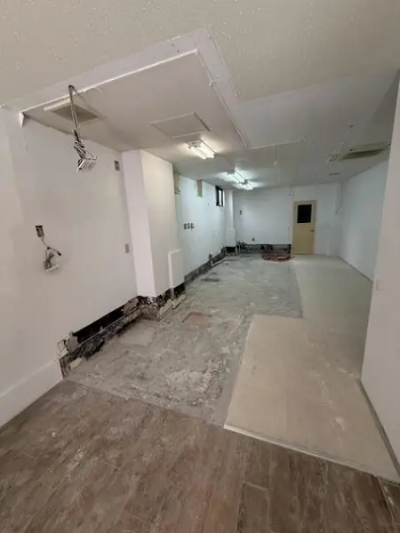 貸店舗(スケルトン)の内装