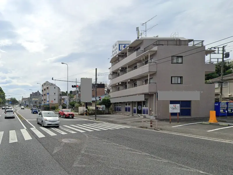 生麦の事務所仕様物件の外観