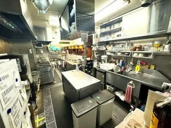 新所沢の居抜き店舗の厨房