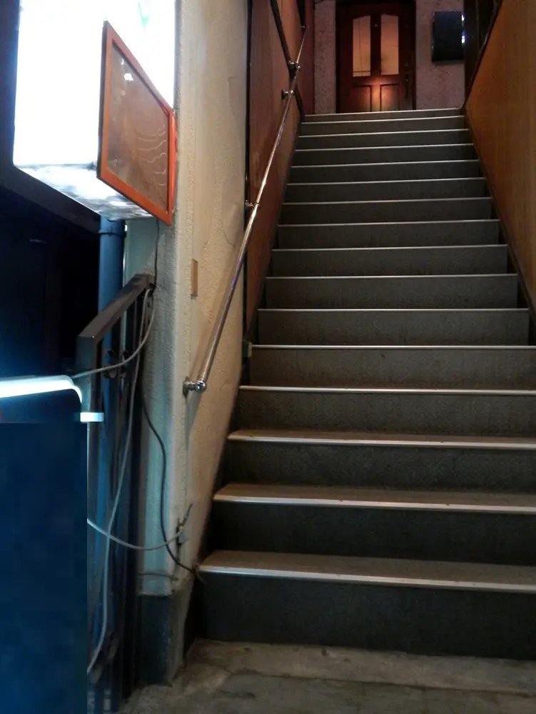 居酒屋の居抜き物件のエントランス