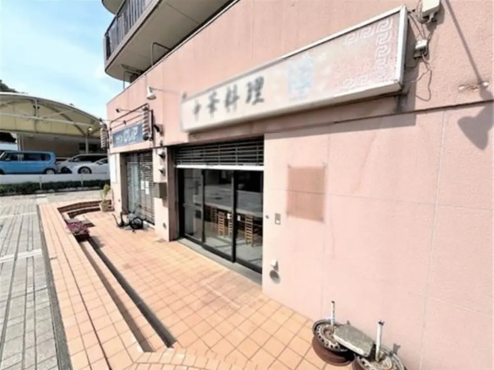 貸店舗(スケルトン)の外観