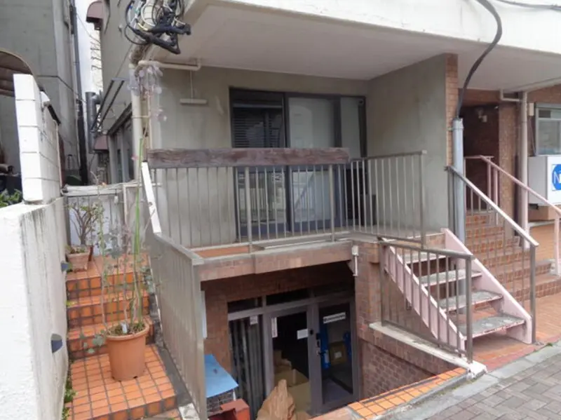 代々木公園のフレンチ居抜きの外観