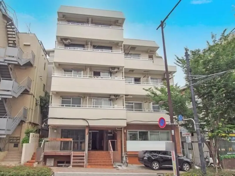 代々木公園のフレンチ居抜きの外観