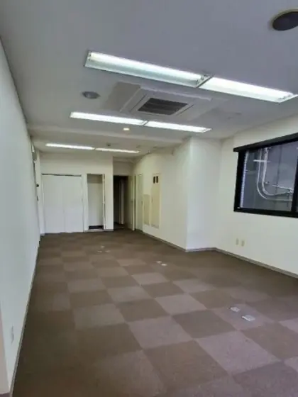 貸店舗(スケルトン)の内装