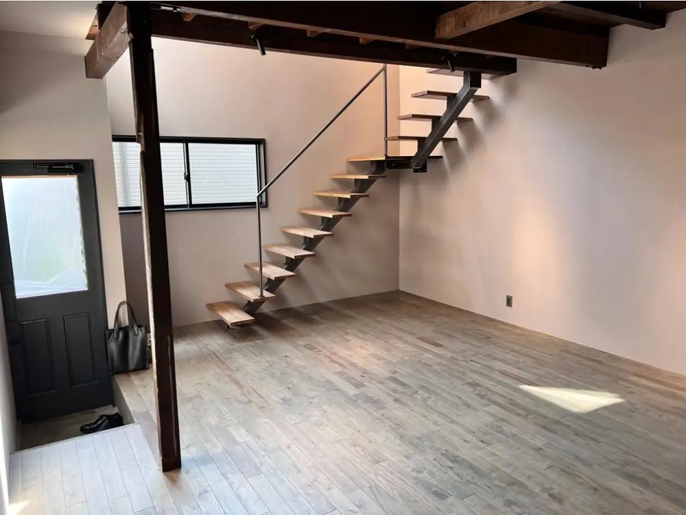 八幡山の事務所仕様店舗物件の内装