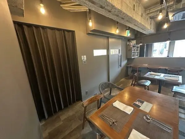 イタリアンの居抜き物件の内装