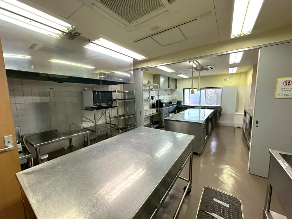 新大久保の居抜き店舗の厨房