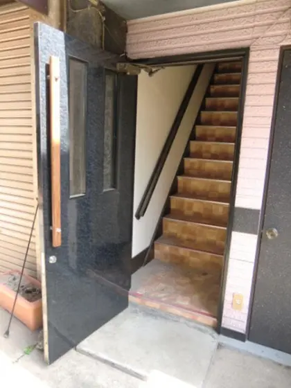 スナック・パブの居抜き物件のエントランス