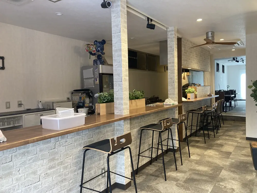 西小山のダイニングバー居抜きの内装