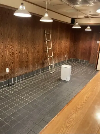 焼鳥・焼きとんの居抜き物件の内装