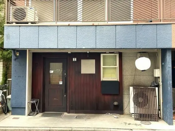 駒込の居抜き店舗のエントランス