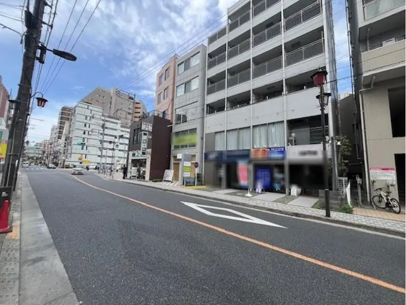 国立のスケルトン店舗物件の外観