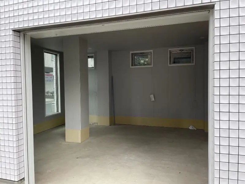 千石のスケルトン店舗物件の入口