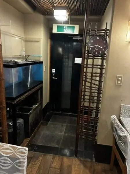 地下鉄赤塚の居抜き店舗のエントランス