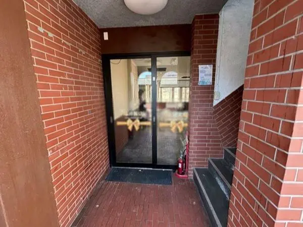 稲毛海岸の居抜き店舗のエントランス