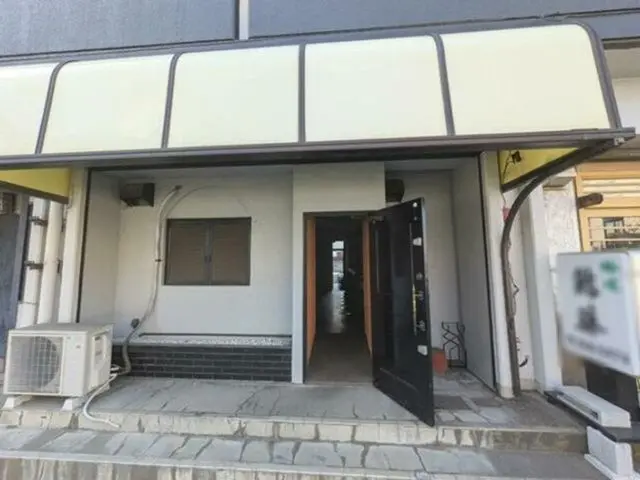 カフェ・喫茶店の居抜き物件のエントランス