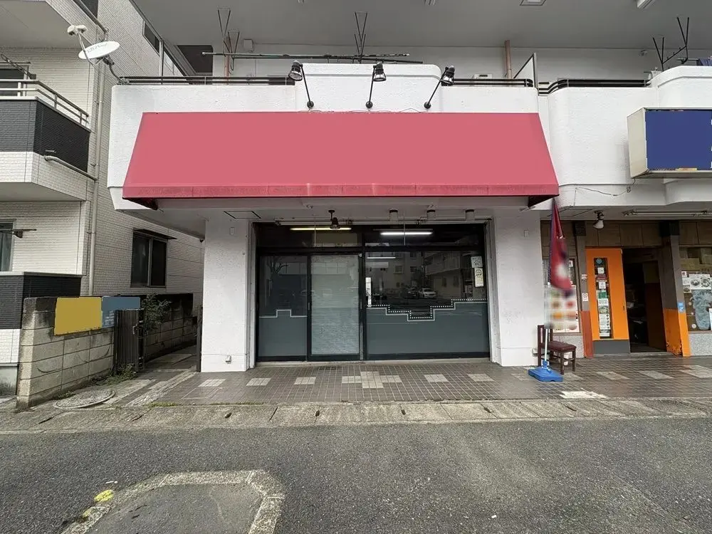 中華料理の居抜き物件の外観