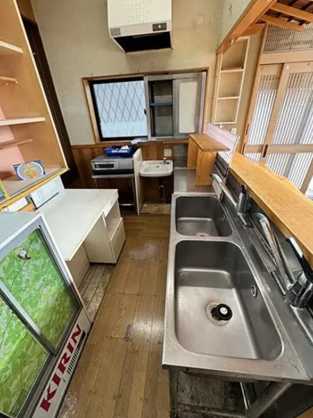 小岩の居抜き店舗の内装
