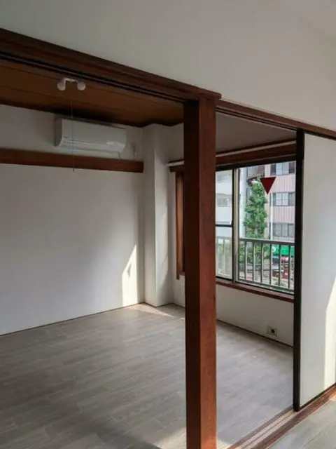 入谷の居抜き店舗の内装