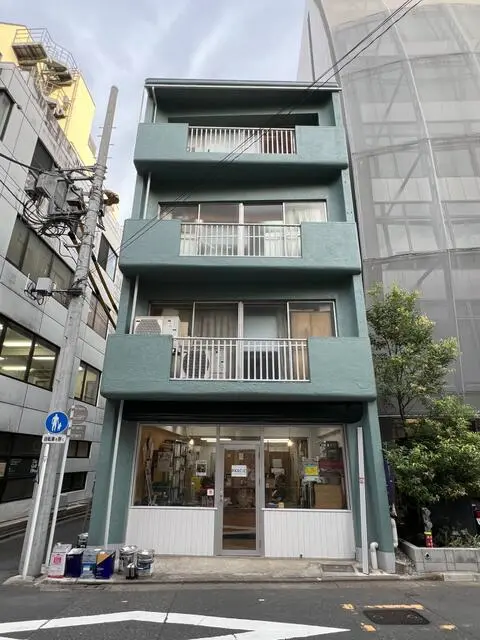 淡路町の事務所仕様店舗物件の外観