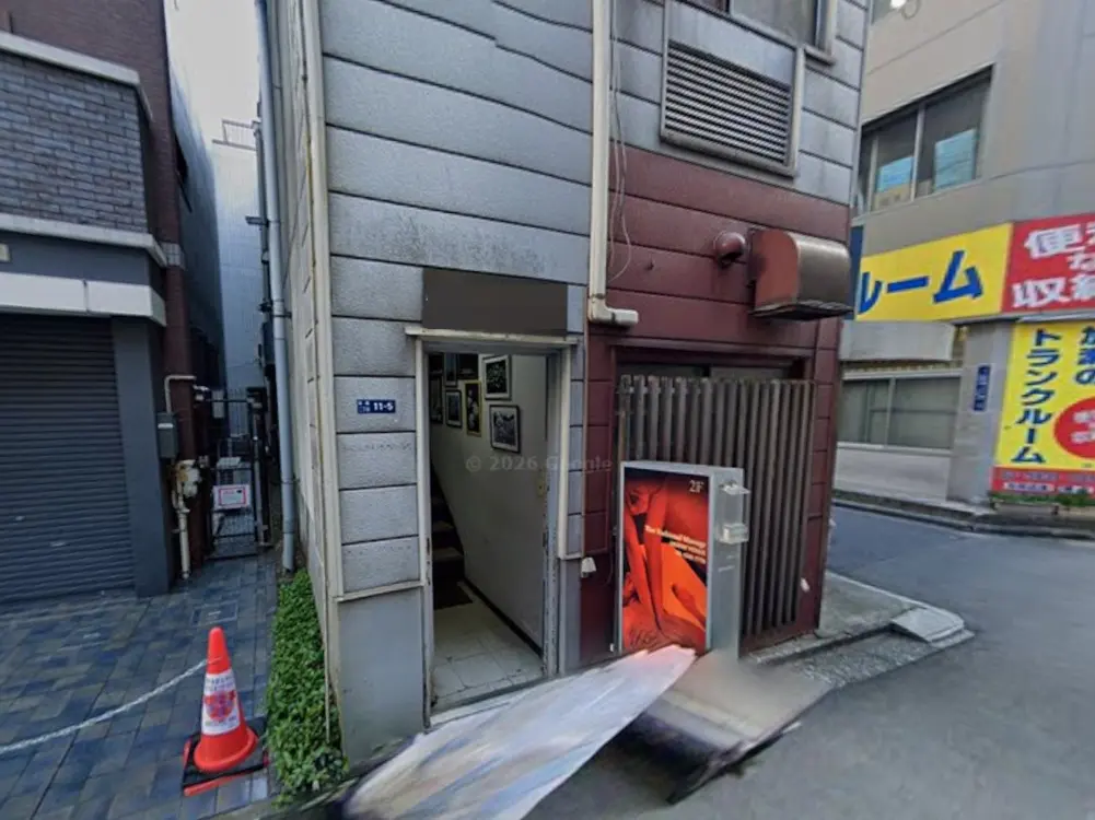 貸店舗(事務所仕様)のエントランス
