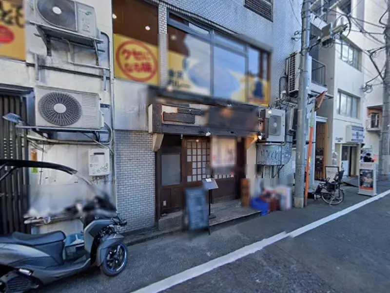 新宿御苑前のスケルトン店舗物件の外観