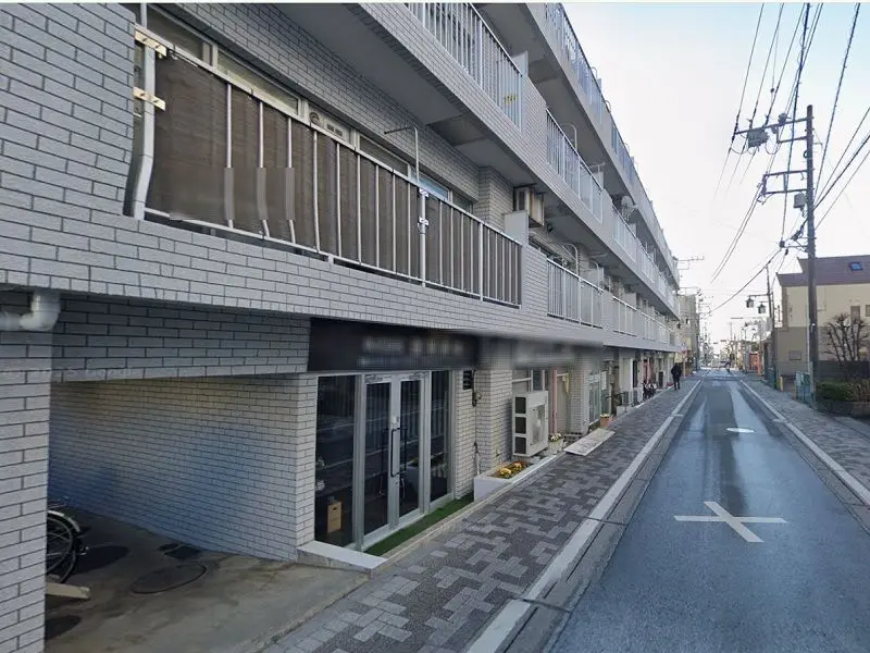 貸店舗(スケルトン)の外観