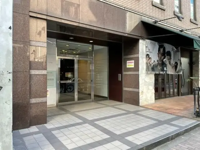 赤坂の居抜き店舗のエントランス