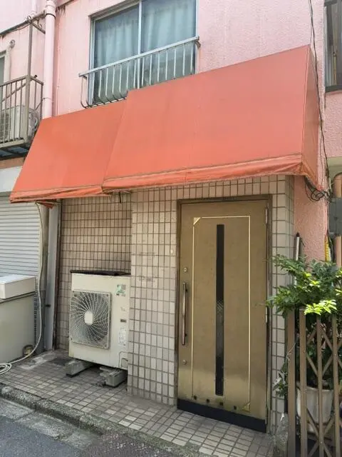 貸店舗(スケルトン)の外観