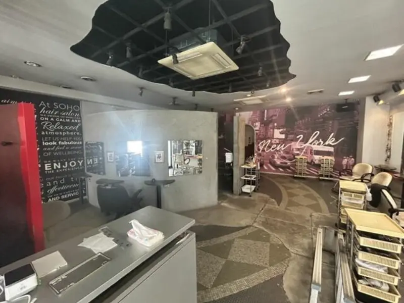 獨協大学前〈草加松原〉の居抜き店舗の内装