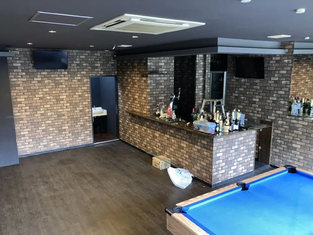 新松戸のダイニングバー居抜きの内装
