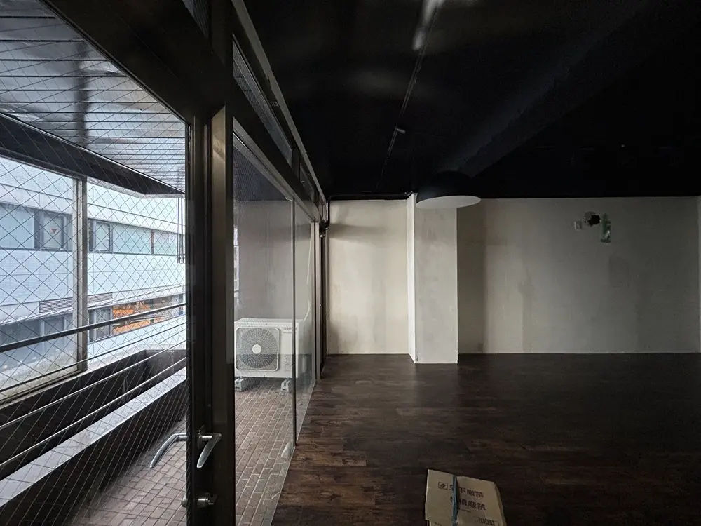 高円寺の事務所仕様店舗物件の内装