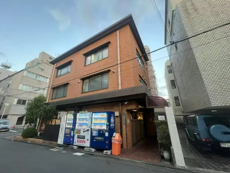 千駄ケ谷の居抜き店舗の外観