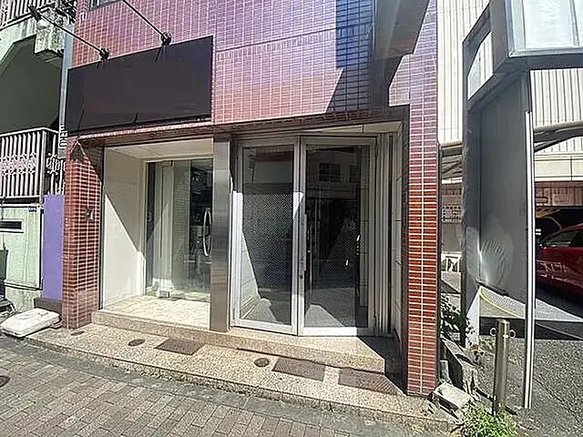 美容室・理容室の居抜き物件のエントランス