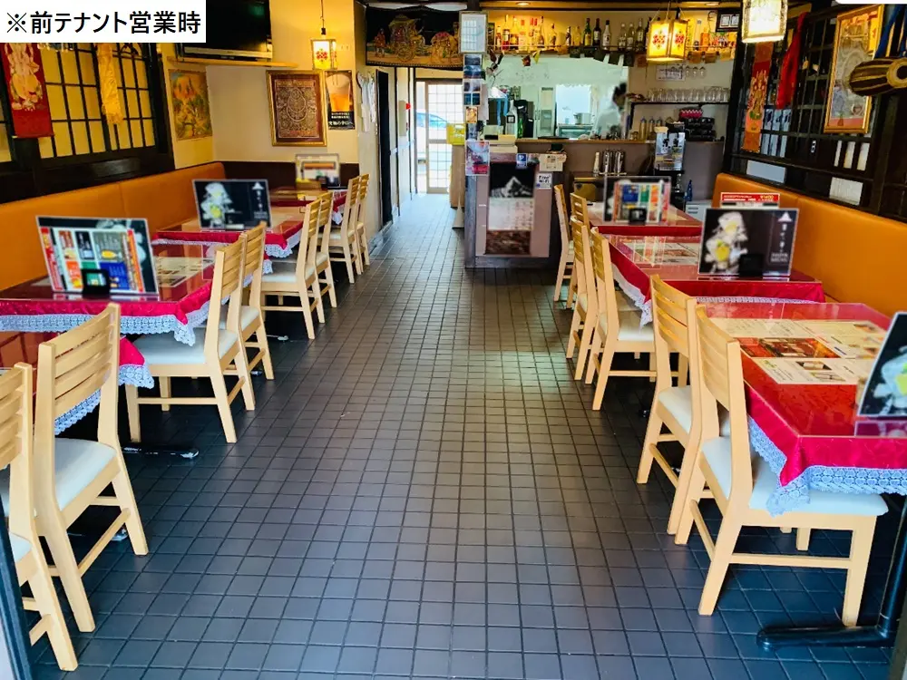 根岸のインド・ネパール料理居抜きの内装