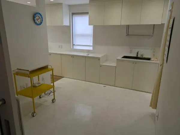 三軒茶屋の医院居抜きの内装