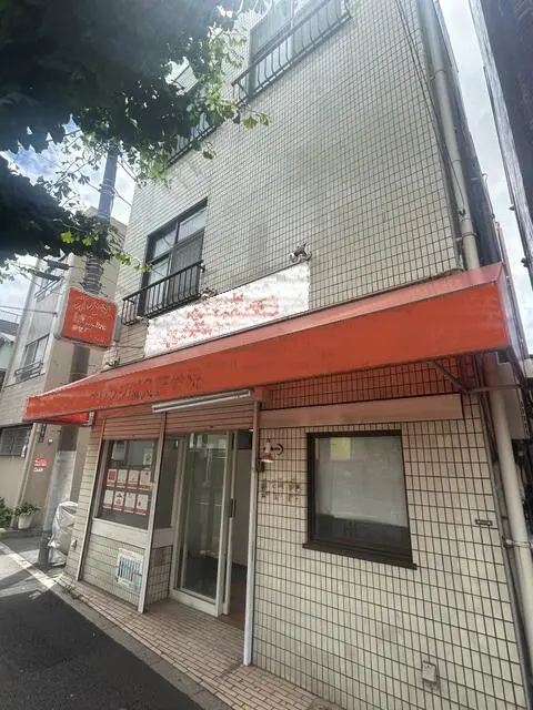 十条の事務所仕様店舗物件の外観