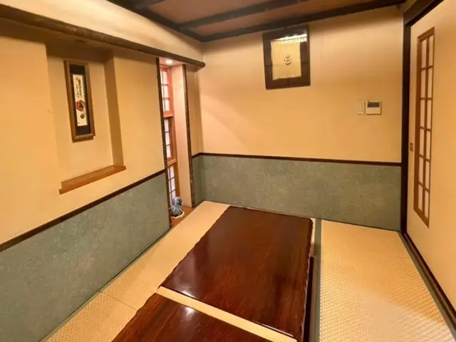 神楽坂の和食居抜きの内装
