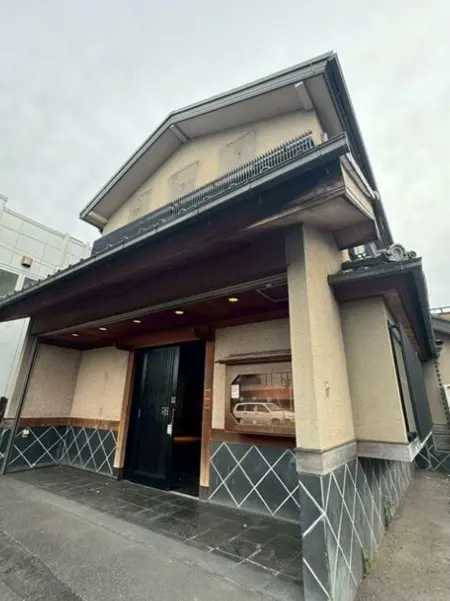 うどん・そばの居抜き物件の外観