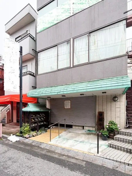 谷塚のうどん・そば居抜きの外観