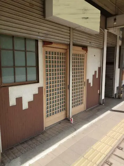 追浜の居抜き店舗のエントランス
