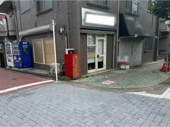 貸店舗(スケルトン)の外観