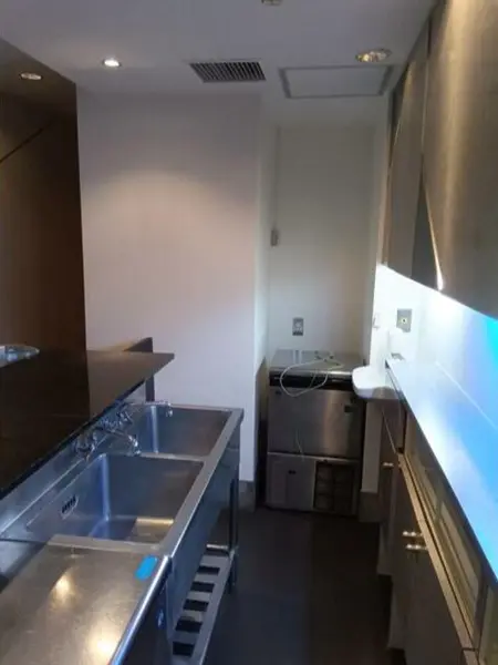 四谷三丁目のリース店舗物件の厨房