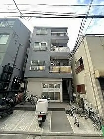 池袋の事務所仕様店舗物件の外観
