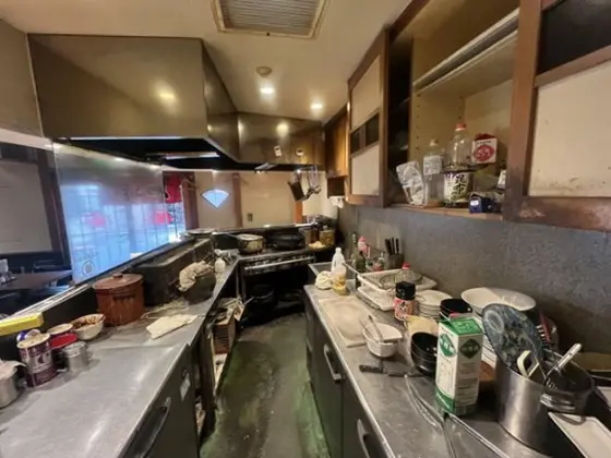 居酒屋の居抜き物件の厨房