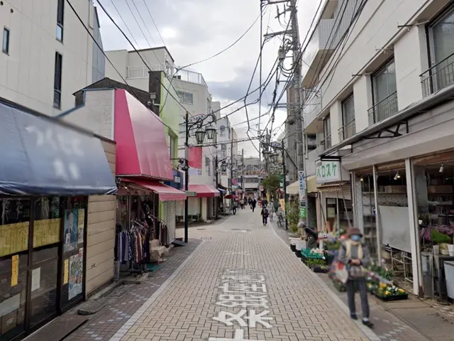 十条のスケルトン店舗物件の外観