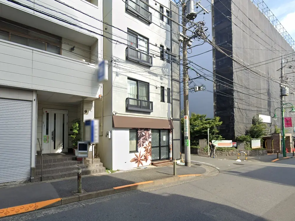 上野毛のスケルトン店舗物件の外観