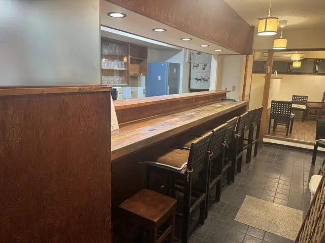 日ノ出町の居酒屋居抜きの内装