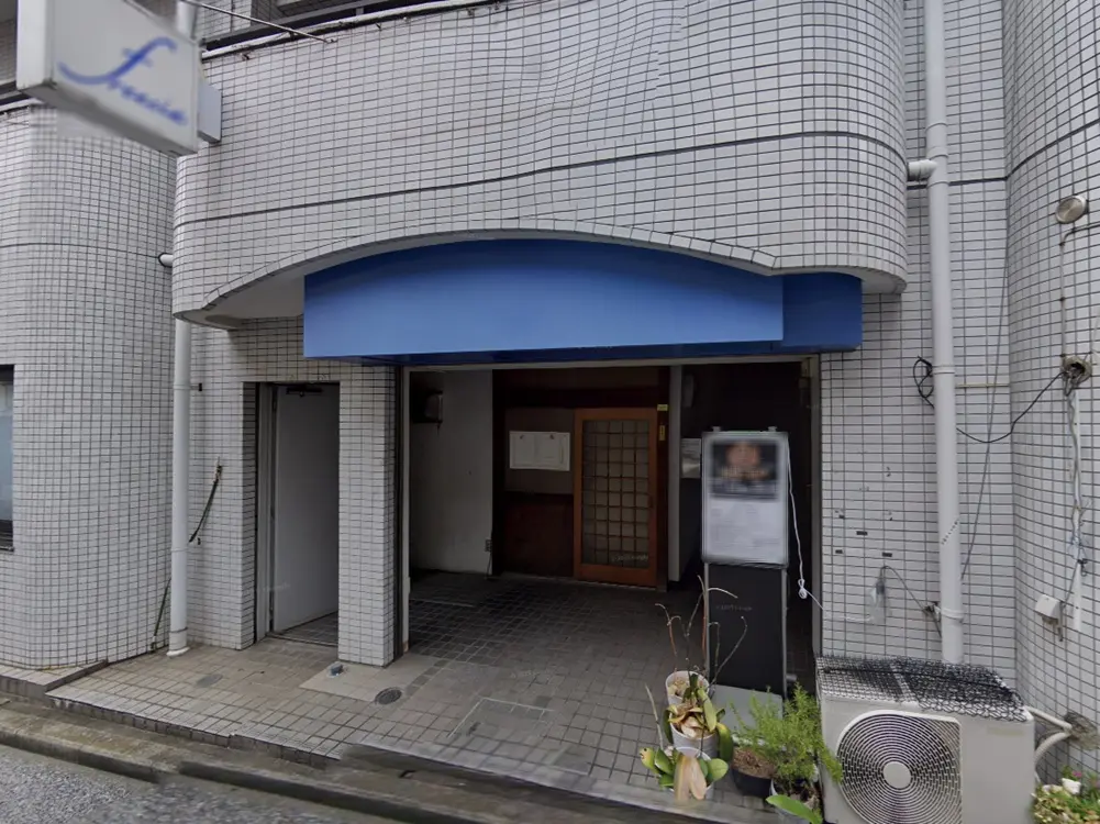 居酒屋の居抜き物件のエントランス