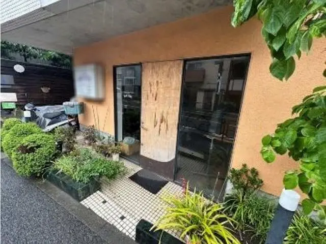 貸店舗(スケルトン)の外観